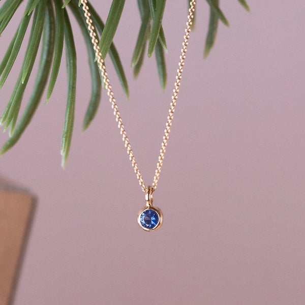 The Big Surprises - Golden Blue sapphire necklace