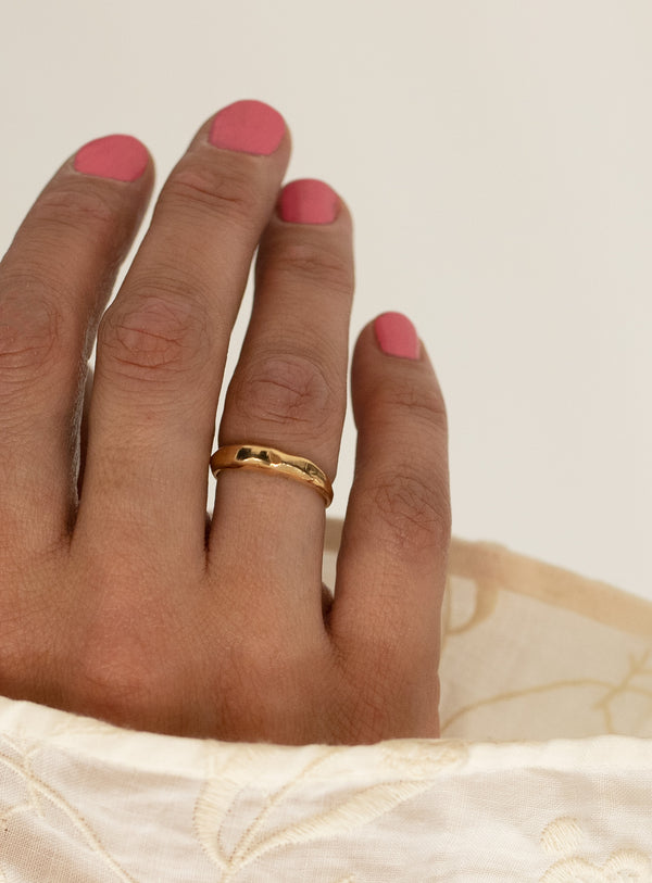 Les Vivants - Curves gold ring