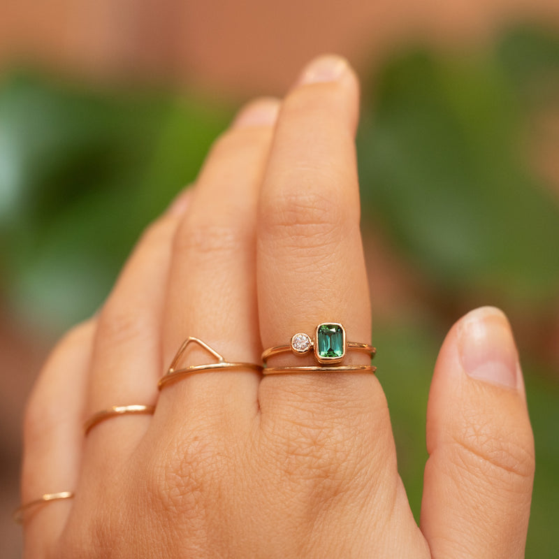 ring with green tourmaline and brilliant cut recycled diamond handmade in 18k gold