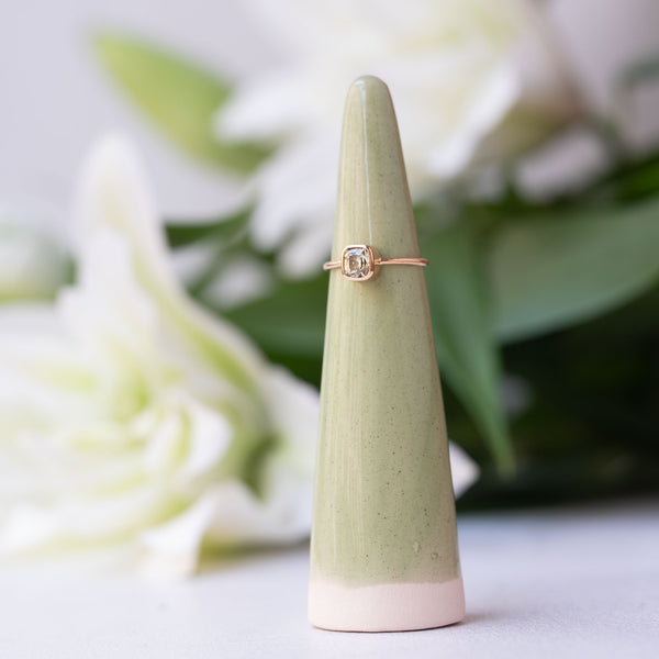 Les Bonbons - Light Yellow-Green Sapphire