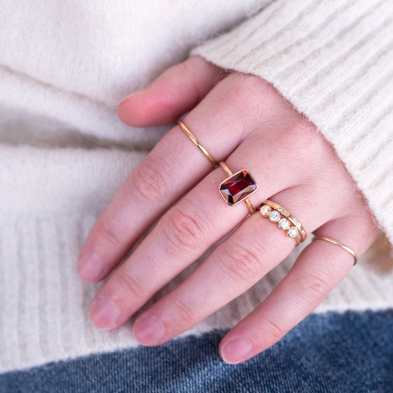 Les Grands -  Deep Red Garnet
