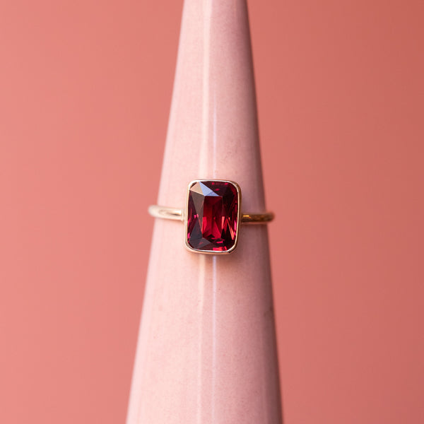 Les Grands -  Deep Red Garnet