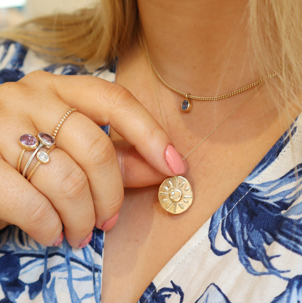 necklace in 18k gold with moon and diamond star