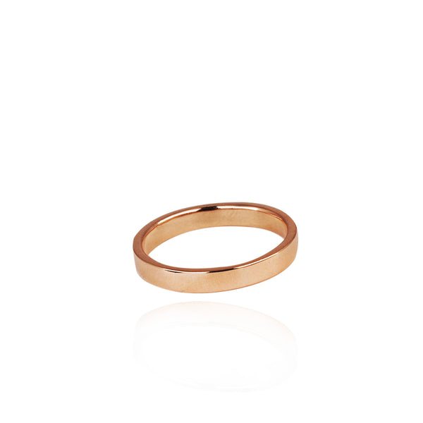 gold ring for men, flat surface