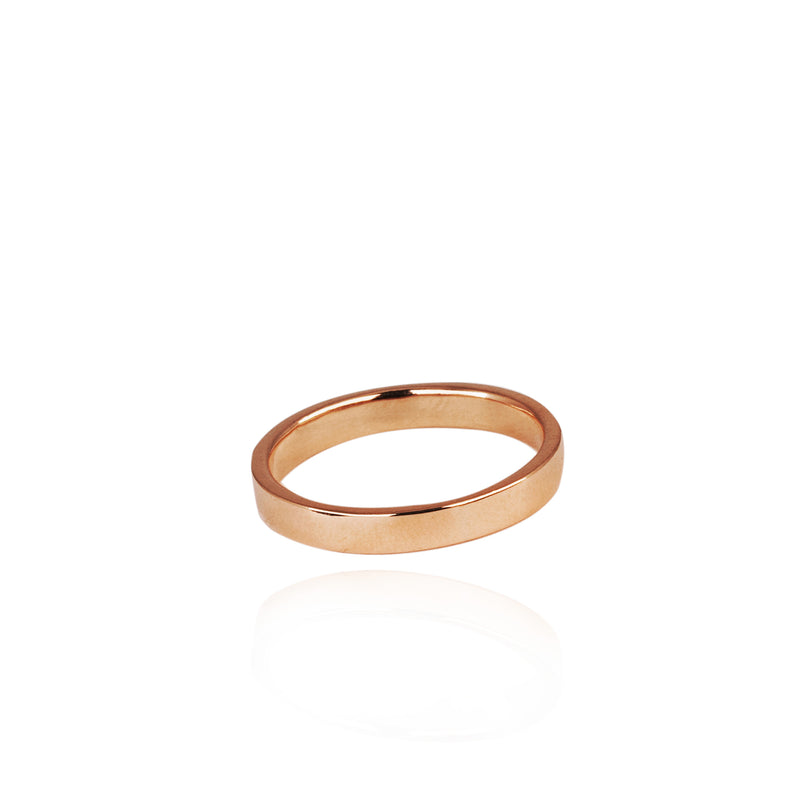 gold ring for men, flat surface